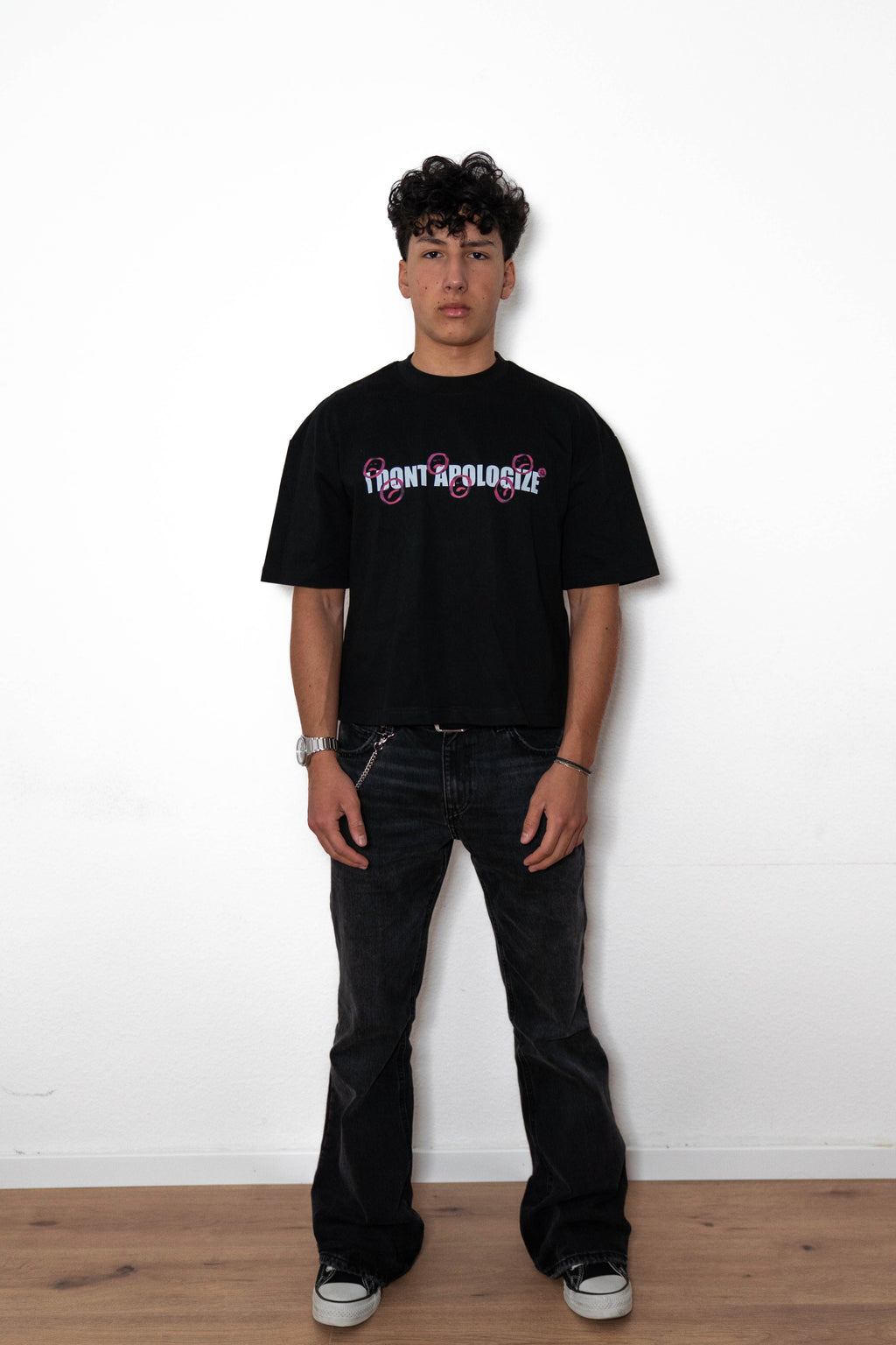 ’LUV ME’ CROPPED TEE