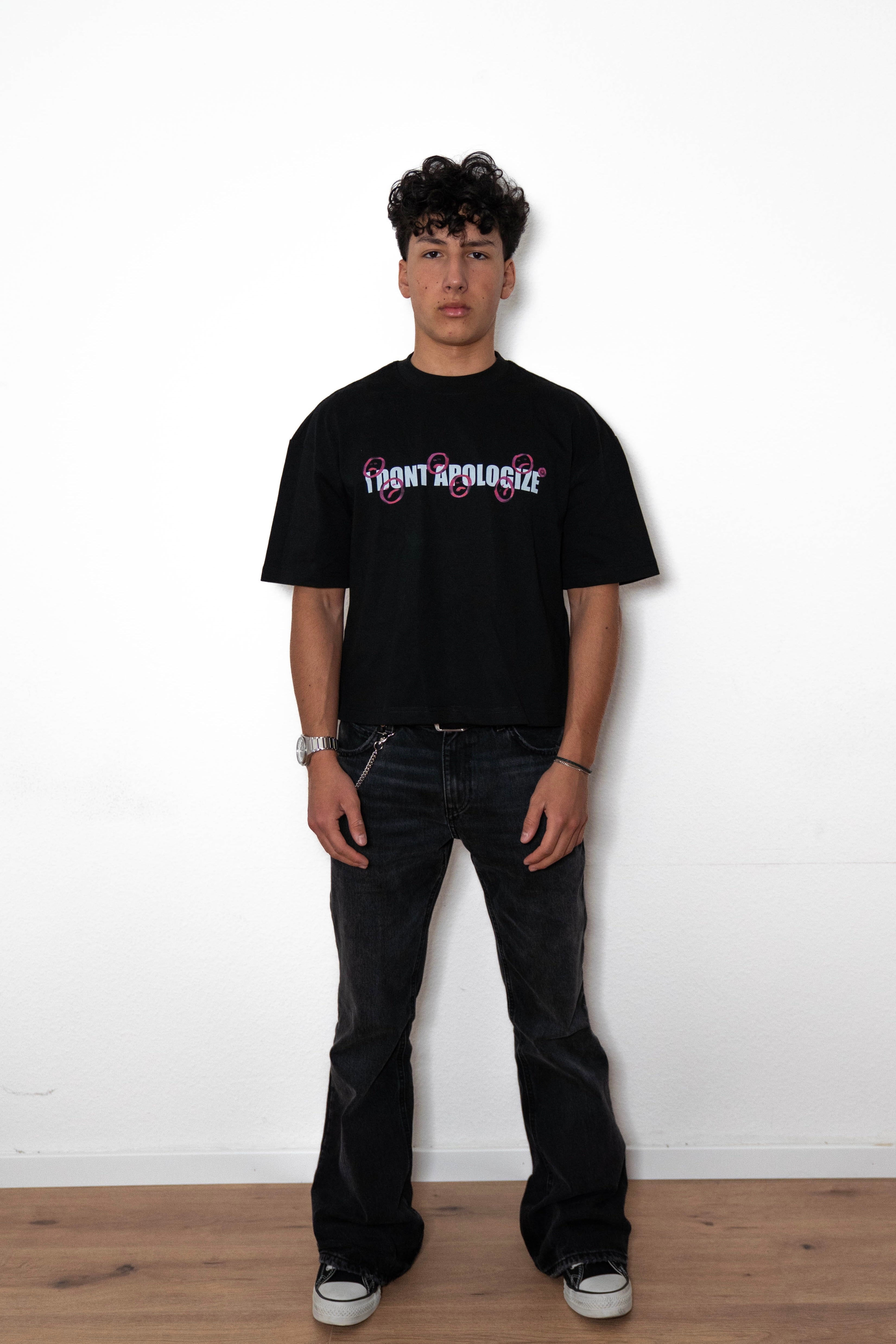 ’LUV ME’ CROPPED TEE