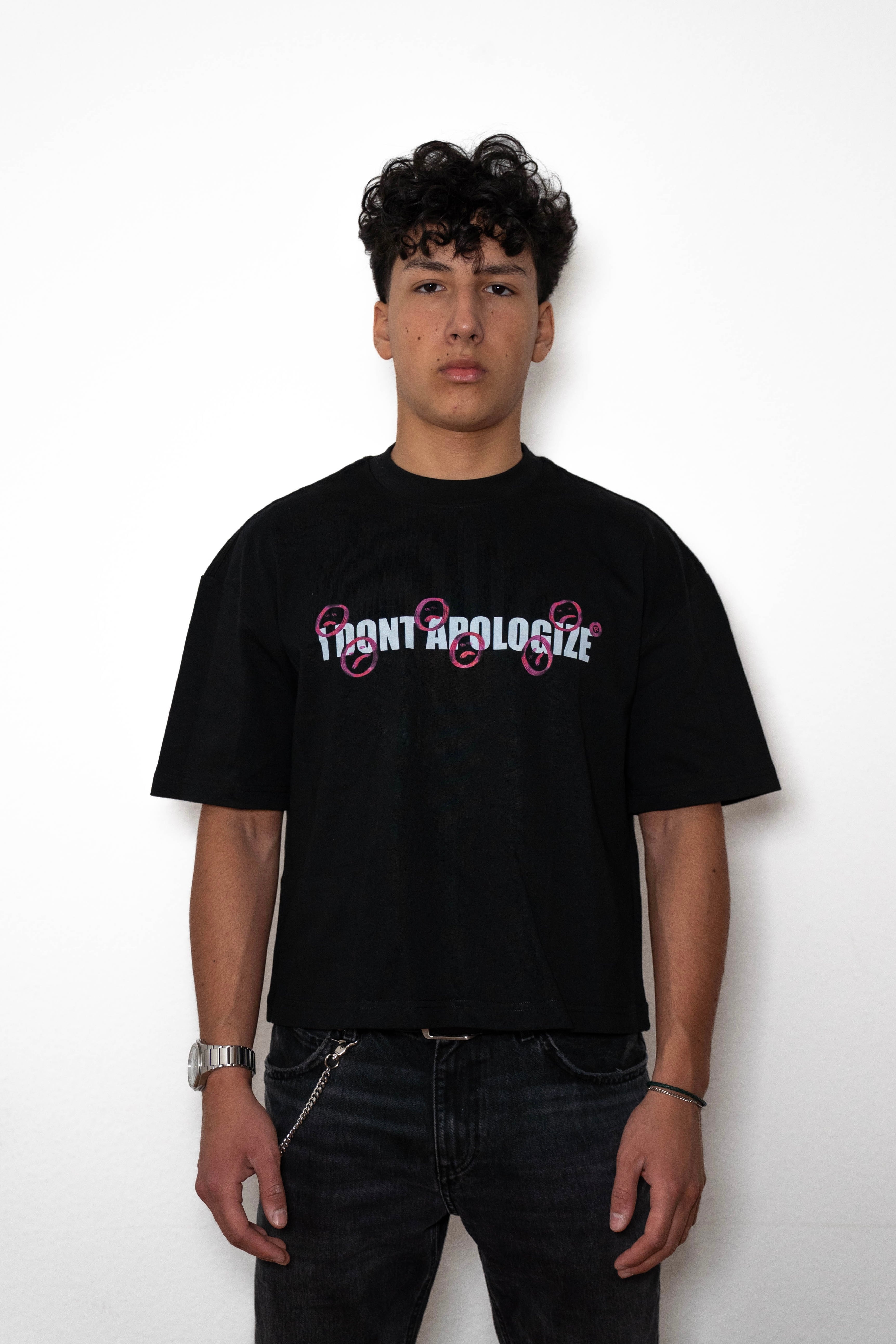 ’LUV ME’ CROPPED TEE