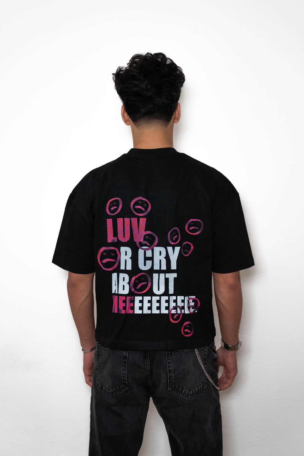 ’LUV ME’ CROPPED TEE