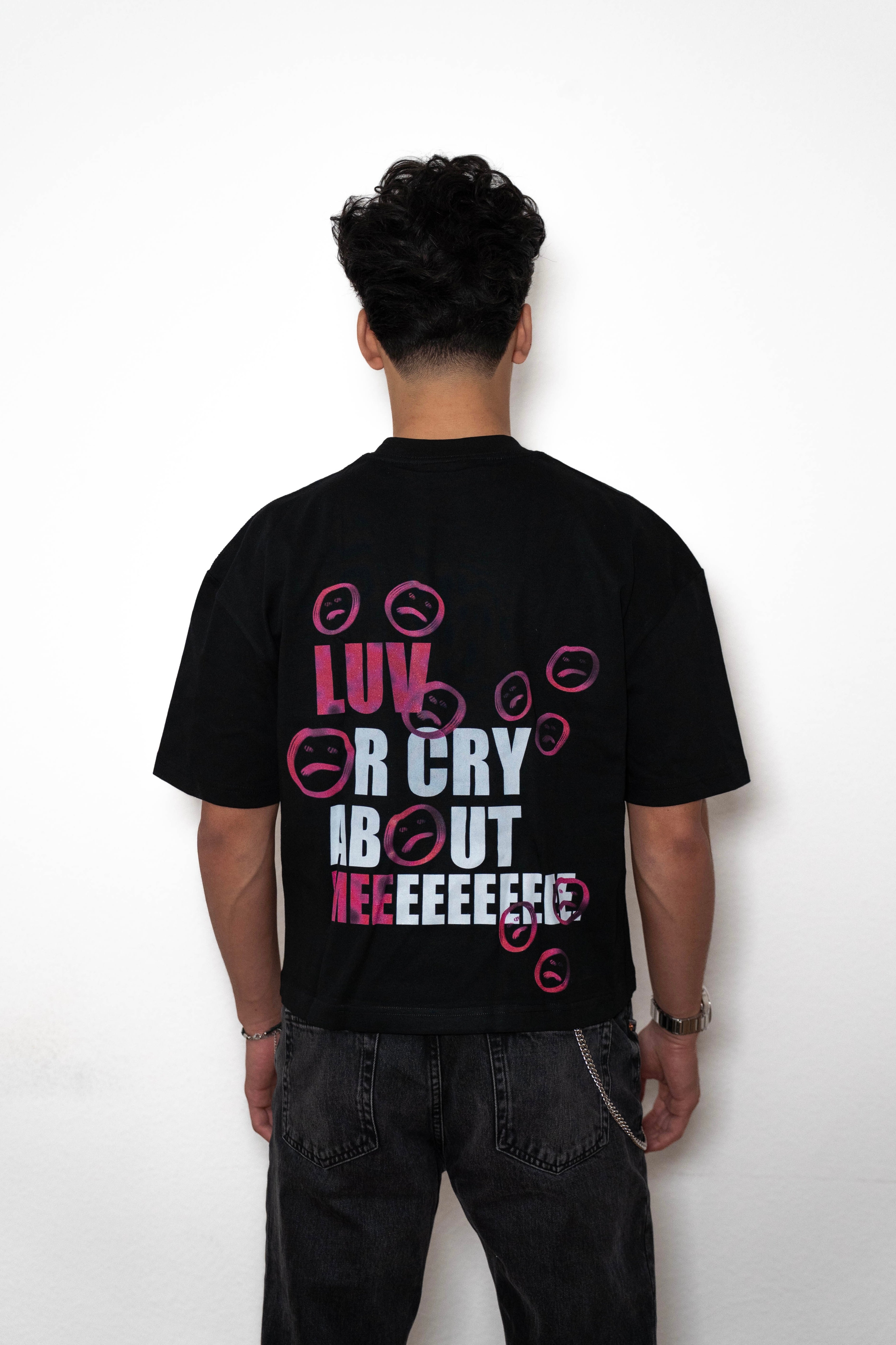 ’LUV ME’ CROPPED TEE